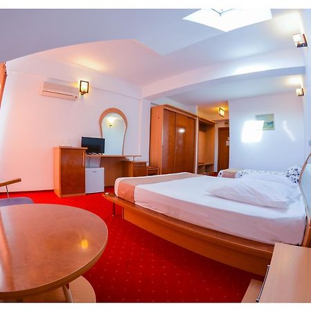 Pensiune Valentina Hotel Ramnicu Valcea Ngoại thất bức ảnh