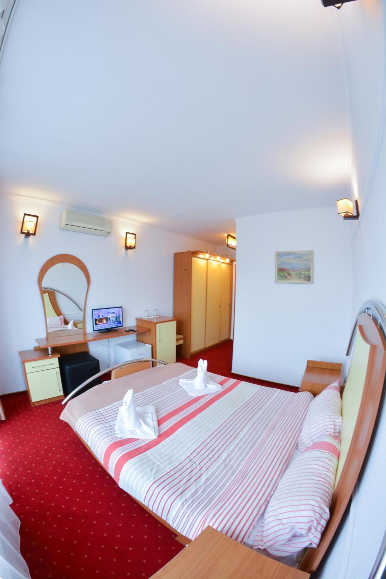 Pensiune Valentina Hotel Ramnicu Valcea Ngoại thất bức ảnh